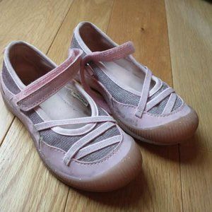 Kids shoes, pink with sparkles, excellent condition, size 9